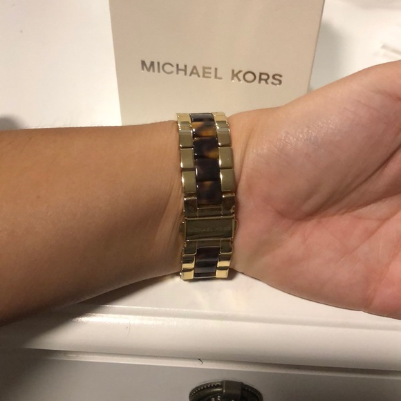Michael Kors Watch - Picture 4 of 4